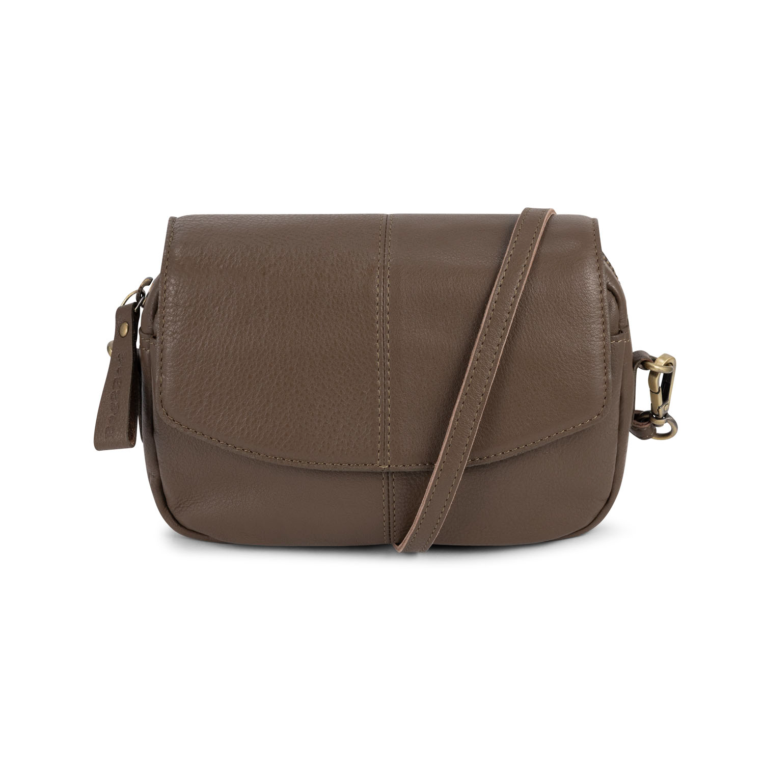 De Melfort tas is een elegante en ook praktische crossbody tas. De tas heeft een magneetsluiting dit geeft een strakke uitstraling aan de tas. 
Dankzij de verstelbare schouderband draag je de tas comfortabel en is ze perfect voor een avond uit.