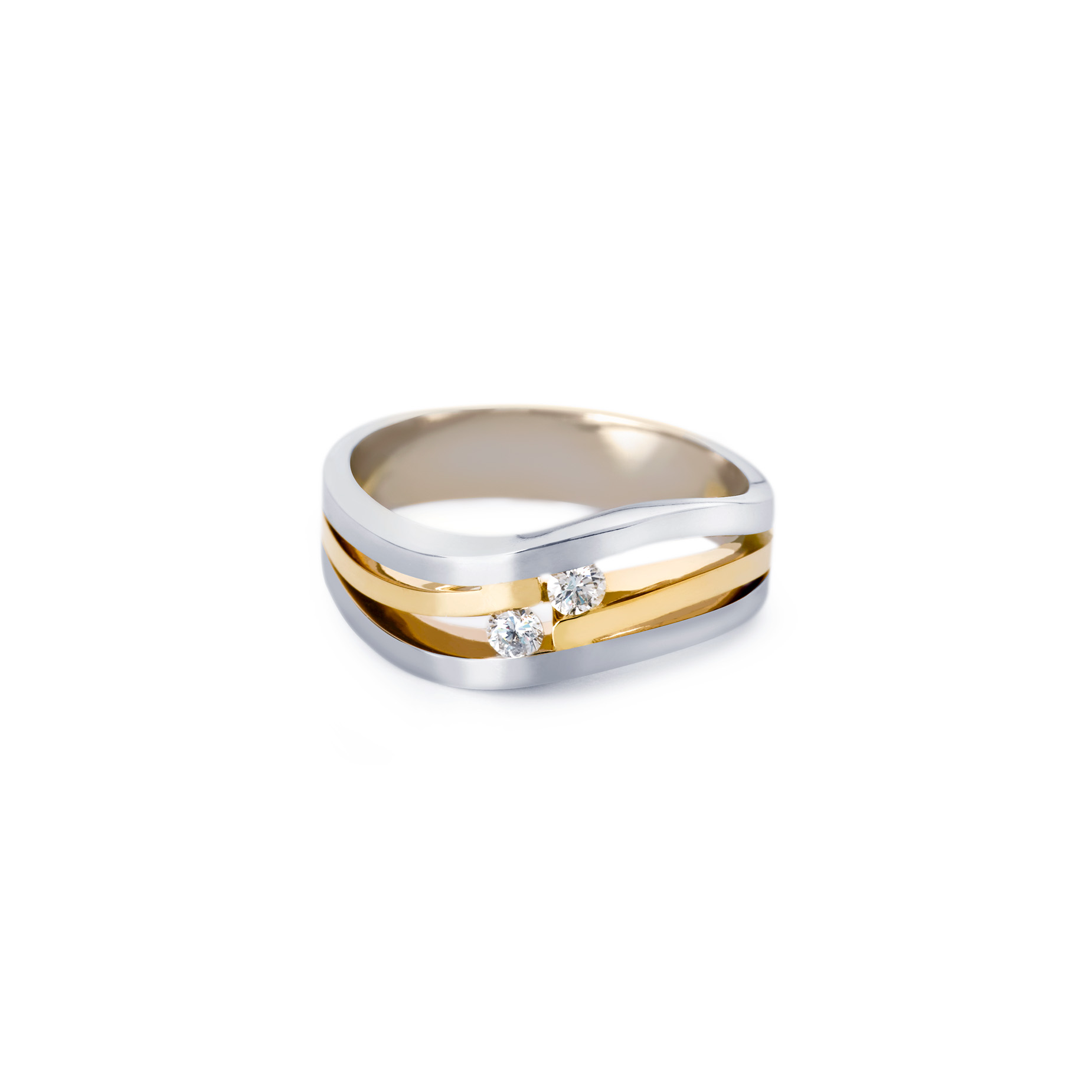 De R&C Bicolor ring Ameli, modelnummer 36, is een elegante ring met een edelsteen en een totaal karaatgewicht van 0,06. Gemaakt van goud en met maat 17.5, is het de perfecte keuze voor elke gelegenheid. Dit model is in verschillende kleur combinaties en verschillende crt opties te verkrijgen.
