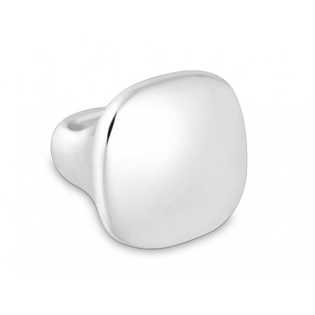 een 925/1000 zilveren ring afgerond vierkant