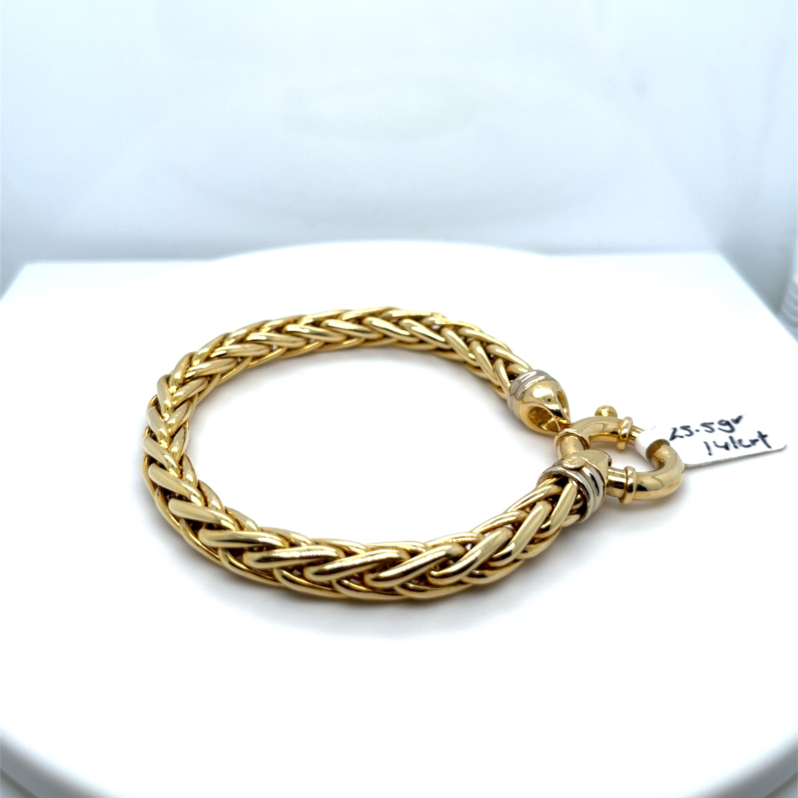 Occasion vossenstaart armband 14 karaat goud.
Armband met een prachtig springslot, eventueel met bijbehorend collier.
gewicht: 25,5 gram
gehalte: 14 karaat