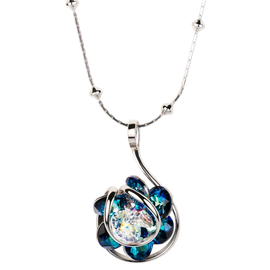 De sieraden van Andrea Marazzini worden ontworpen en handgemaakt in Italië. Dit sieraad is gemaakt van wit gerhodineerd metaal in combinatie met kristal van hoge kwaliteit. Het materiaal is hypoallergeen en nikkelvrij. Ieder Andrea Marazzini sieraad is uniek en een schoonheid voor het oog. 