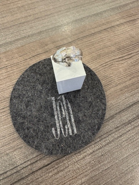 Zilveren ring wikkel vast