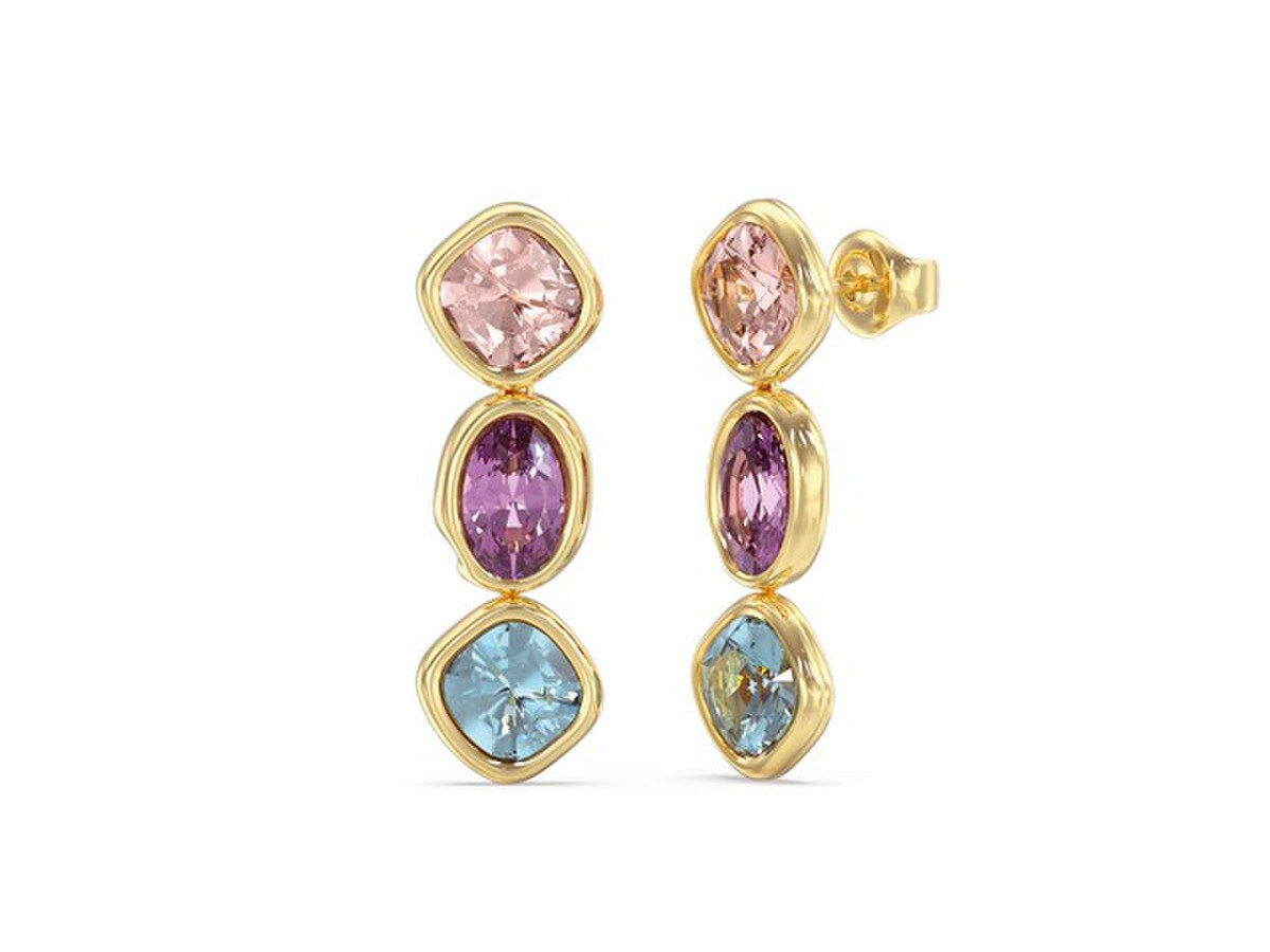 De Guess Jewellery oorbellen JUBE05312JWYGMCT-U zijn verfijnde stud oorbellen die elegantie uitstralen. Perfect voor zowel dagelijkse outfits als formele gelegenheden. Draag ze in combinatie met andere subtiele sieraden voor een complete look. Hun tijdloze ontwerp zorgt ervoor dat ze passend zijn bij elke gelegenheid, waardoor ze een must-have accessoire zijn voor elke sieradencollectie.