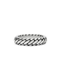 Product 756.20 is een prachtige ring van zilver, met een diameter van 20 mm en maat 63. Perfect als accessoire voor dagelijks gebruik of speciale gelegenheden. Draag deze ring afzonderlijk voor een subtiele look of combineer met andere sieraden voor een gedurfde stijl. Een must-have voor elke sieradenliefhebber!