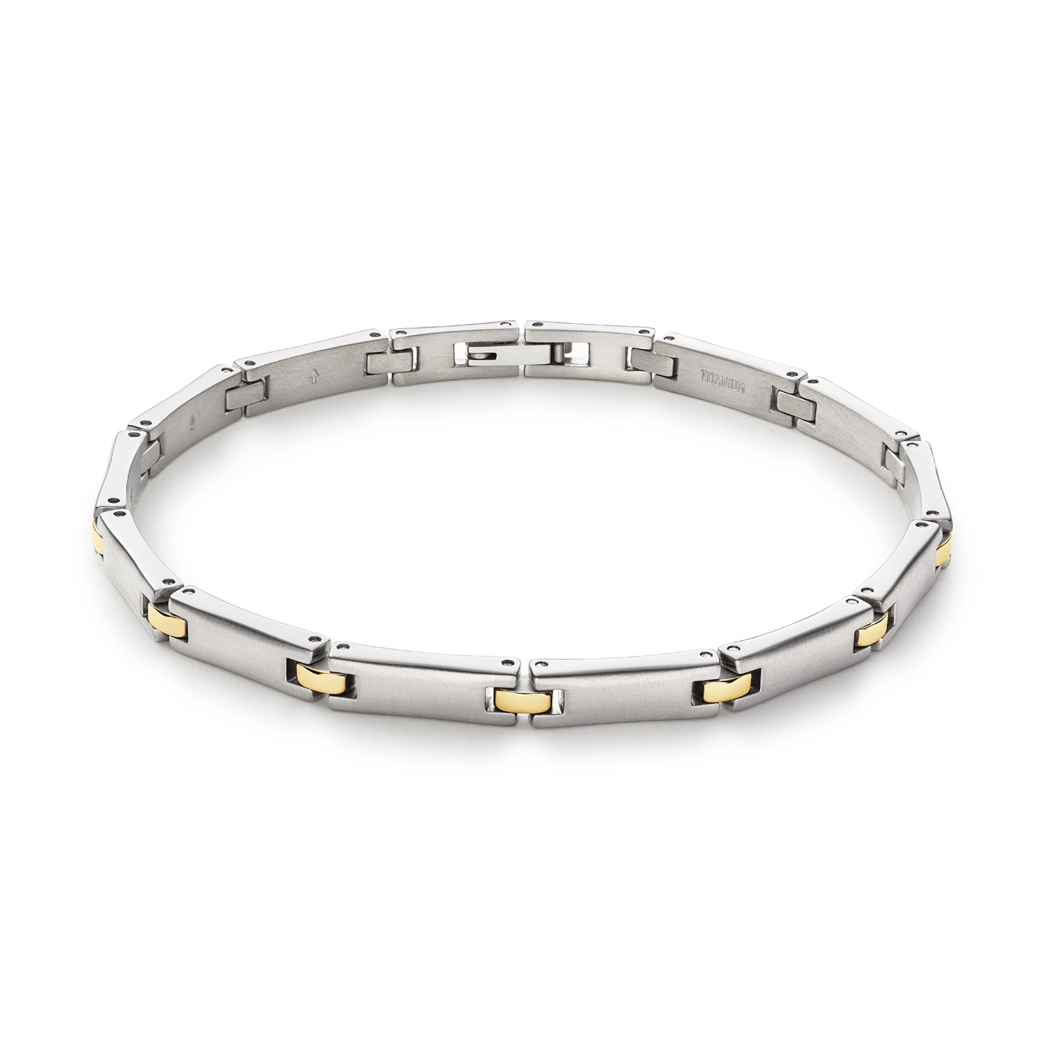 Boccia Armband Titanium Verguld Bicolor 03067-02
Deze unieke titanium armband van Boccia Titanium is een mooie toevoeging aan je sieradencollectie! Wat deze mat/glanzende bicolor titanium armband uniek maakt, is dat hij grote rechthoekige matte schakels heeft met daartussen vierkante glanzende goudkleurige schakels, dit geeft een volle en luxe uitstraling. De armband heeft een lengte van 21cm en sluit met een klapsluiting. Combineer de armband met de bijpassende ketting en oorbellen voor een complete look.

HET MERK
Boccia Titanium is het titanium merk van Nederland, dat zijn oorsprong in Duitsland vindt en is opgericht in het jaar 1992. Ontwikkeld door internationale ontwerpers. Alle titanium componenten van de BOCCIA TITANIUM collectie zijn gemaakt van 99,7% puur titanium; het bijzondere materiaal. Het is licht in gewicht, neemt de temperatuur van de huid aan en is zeer huidvriendelijk. Bovendien is het corrosie- en temperatuurbestendig.

SPECIFICATIES
- Armband
- Puur titanium
- Recht plat
- Bicolor
- 21cm