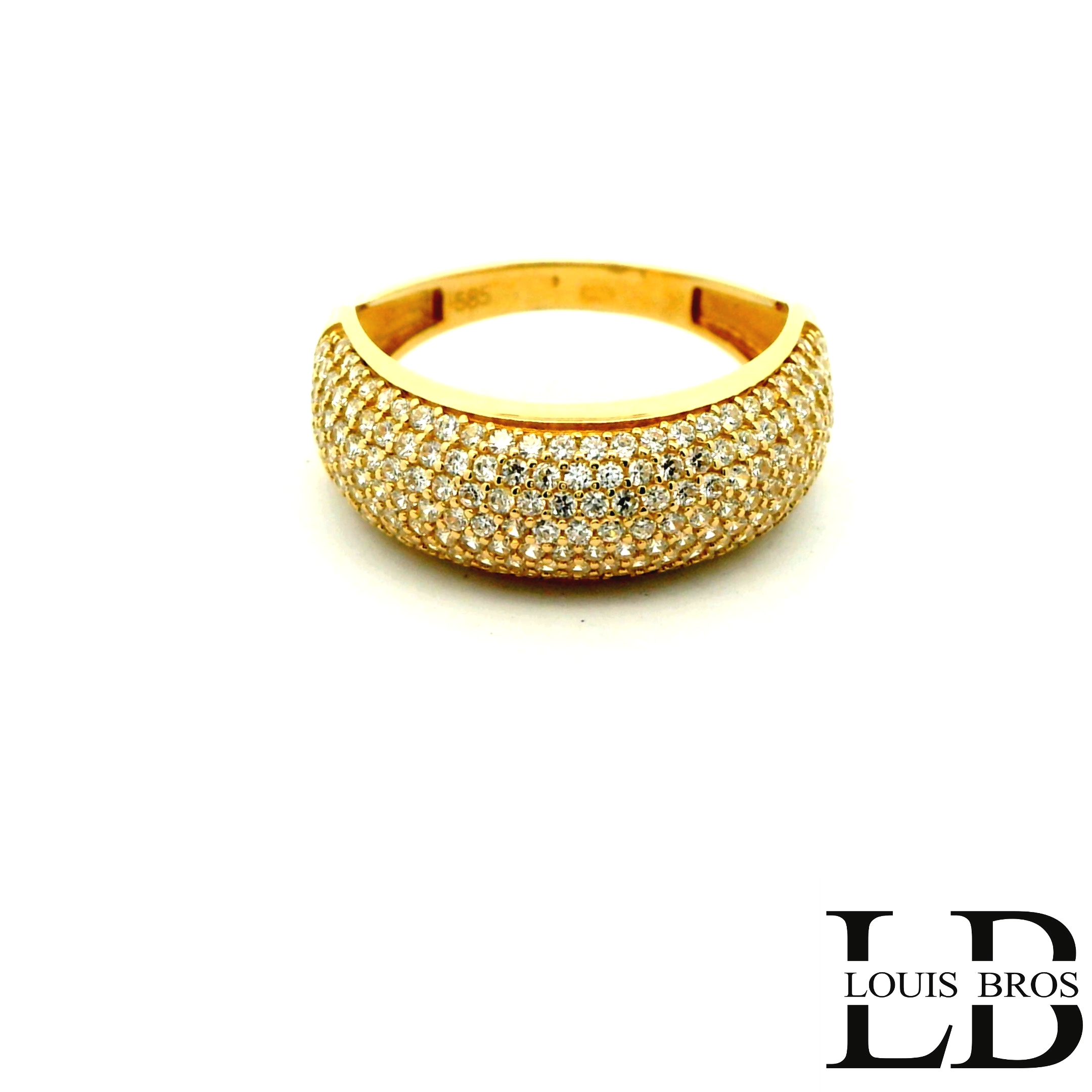 Deze schitterende damesring is vervaardigd uit 14 karaat geelgoud (3.54 gr) en volledig bezet met fonkelende zirkonia’s. De ronde vorm van het ontwerp zorgt voor een klassieke en elegante uitstraling, terwijl de overvloed aan sprankelende stenen de ring een luxueuze en glamoureuze look geeft.

De warme gloed van het geelgoud vormt een prachtig contrast met de heldere schittering van de zirkonia’s. Dit maakt de ring tot een echte eyecatcher, perfect voor feestelijke gelegenheden, maar ook stijlvol genoeg om dagelijks te dragen.

Specificaties:

Materiaal: 14 karaat geelgoud

Steensoort: Zirkonia’s

Vorm: Rond

Stijl: Elegant, luxe & tijdloos

Doelgroep: Dames

Afwerking: Hoogglans gepolijst

Bijzonderheden: Volledig bezet met fonkelende zirkonia’s

Bijzonderheden:
Een ring die sprankeling, vrouwelijkheid en elegantie perfect samenbrengt – ideaal voor de vrouw die houdt van tijdloze luxe met een moderne glans.
De ring is verkrijgbaar in meerdere afmetingen.