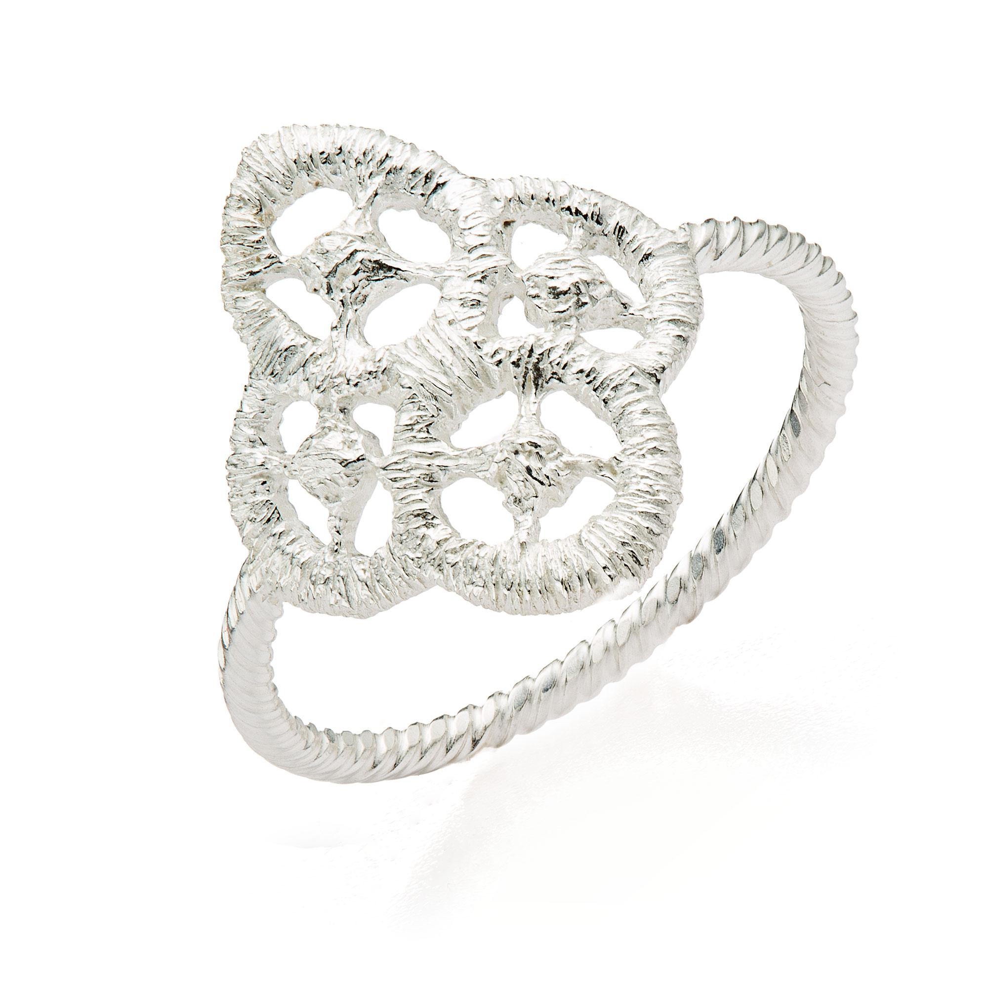Een 925/1000 zilveren ring van Brigitte Adolph model Chiara.