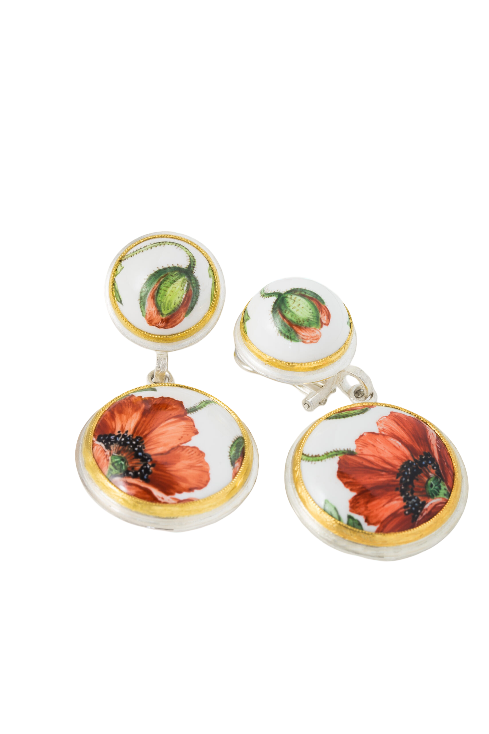 Ohrhänger gefertig in Silber 925 und Feingold, mit Porzellan Handmalerei "Mohnblume"
Durchmesser ca. 23 mm und 16 mm, Gesamtlänge beträgt ca. 4,5 cm