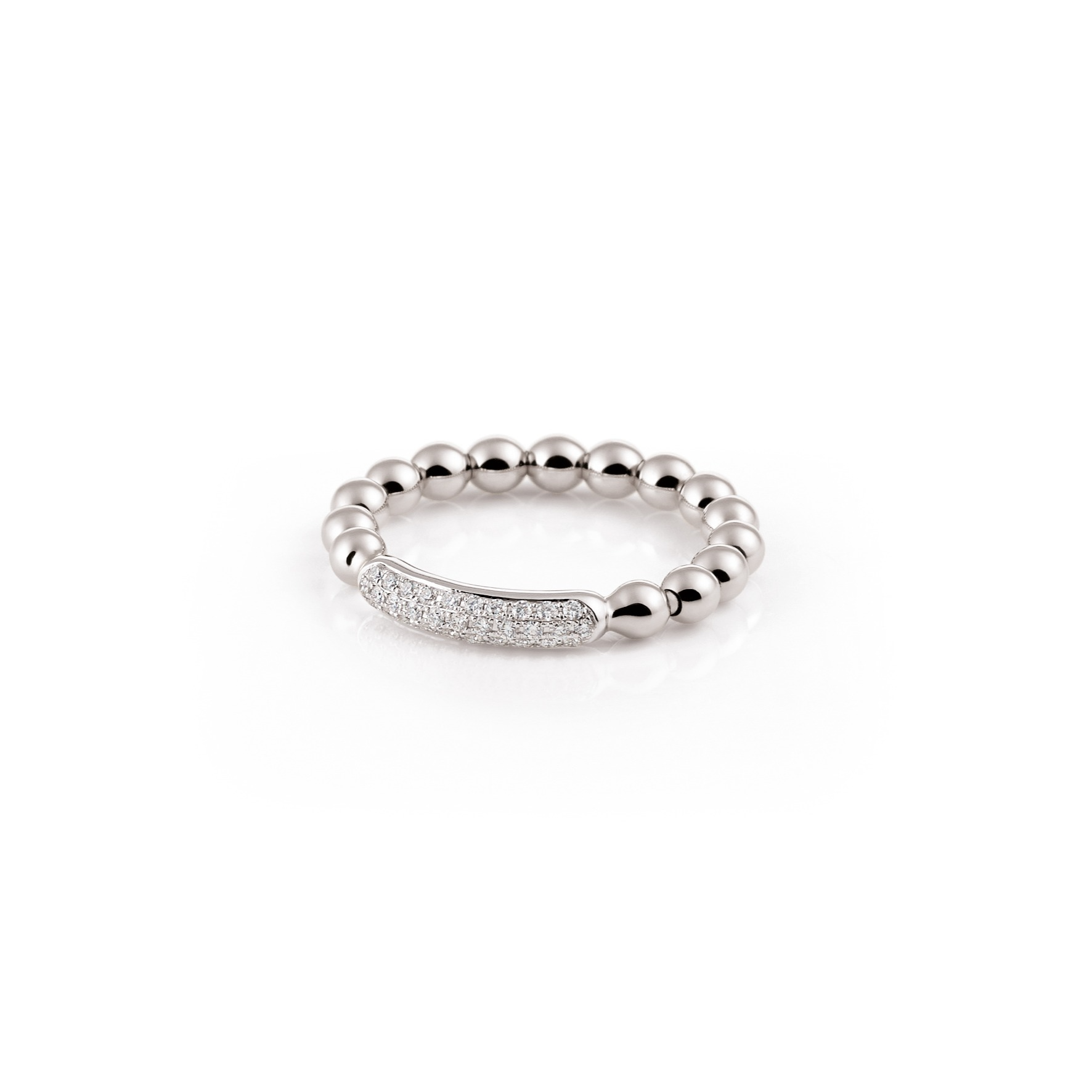 Deze prachtige Stretchy ring van Al Coro is een schitterend voorbeeld van Italiaans design en innovatie. Vervaardigd uit 18 karaat witgoud en bezet met 31 briljant geslepen diamanten (totaal 0,16 ct, kleur G, zuiverheid SI), straalt deze ring pure elegantie uit.

Dankzij het gepatenteerde stretchsysteem past de ring zich moeiteloos aan je vinger aan. De maat is 53 (17 mm), maar de ring kan comfortabel gedragen worden tot maat 66 (20,25mm), zonder sluiting en zonder in te leveren op draagcomfort.