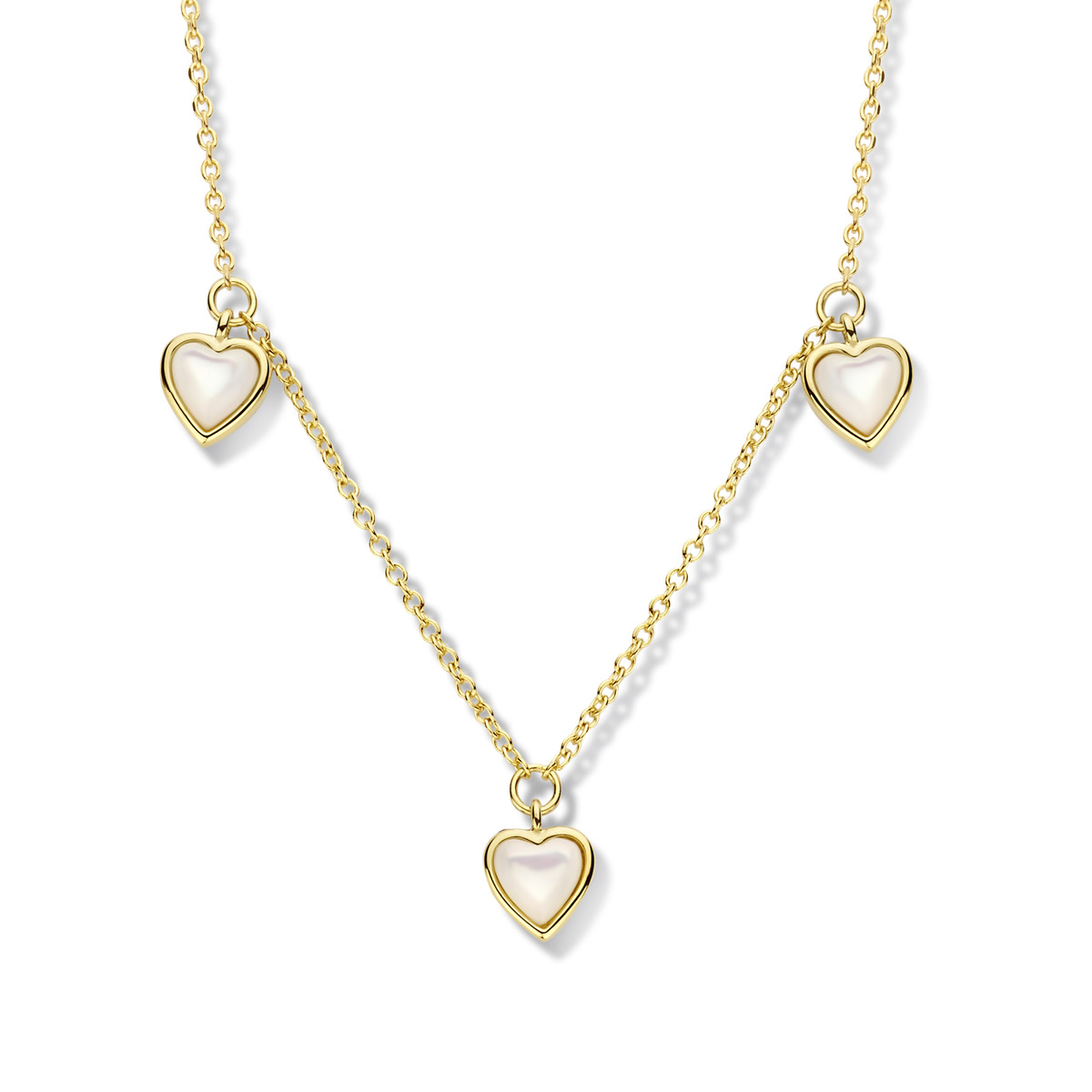 Modern design en tijdloze elegantie vloeien moeiteloos samen in deze collier N3N57 van Belgische zilvermerk Naiomy. Het juweel is gemaakt uit 18 karaat geelgoud verguld Sterling zilver. De hartjes zijn gevuld met glanzende parelmoer. Het sieraad springt eruit dankzij de subtiele schittering en verfijnde esthetiek, maar ook op gebied van kwaliteit. Koop 100% Belgisch en bestel de betaalbare kwaliteitsjuwelen van Naiomy eenvoudig online bij Jan Maes en krijg ze met zorg bij je thuis geleverd in de bijhorende juwelendoos van het merk. Wedden dat je met je nieuwste aanwinst nog jarenlang veel complimenten zal krijgen?