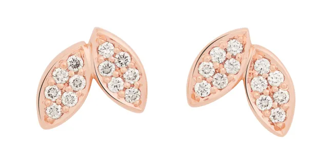 Een paar 18 krt rose gouden oorstekers Bron model Poppy met diamant briljant geslepen totaal 0.20 crt