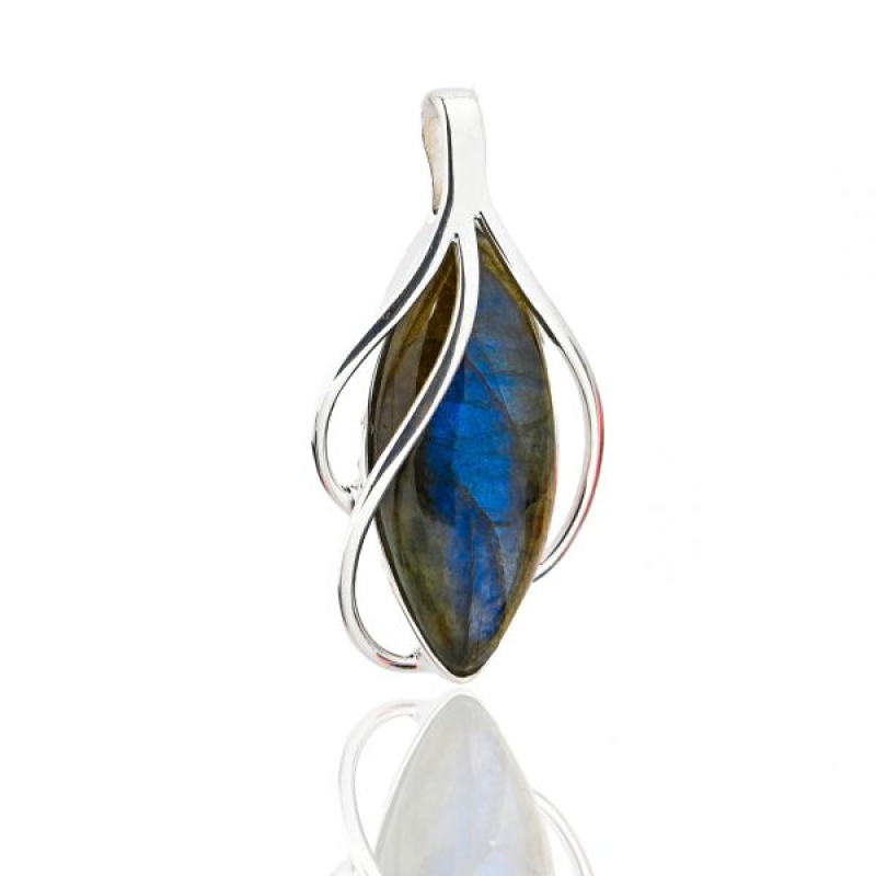 Sterling Zilveren hanger 40x22mm met een marquise cabochon geslepen Labradoriet natuursteen.