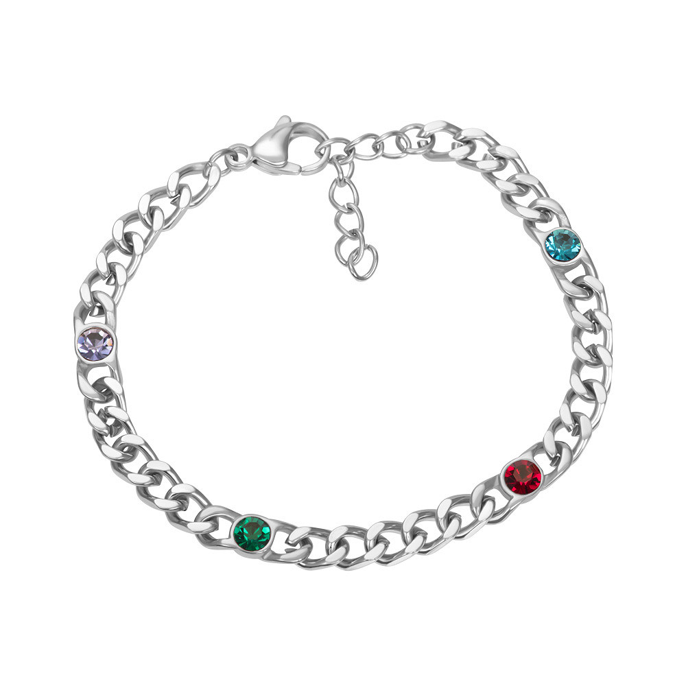 De iXXXi armband Happy Autumn is gemaakt van stainless steel. De armband bestaat uit een platte schakel, afgewisseld met ronde vormen welke zijn ingelegde met zirconia’s in een rijke mix van diepe, warme en kleurrijke tinten – als een weerspiegeling van de rijke kleuren van de herfst.

