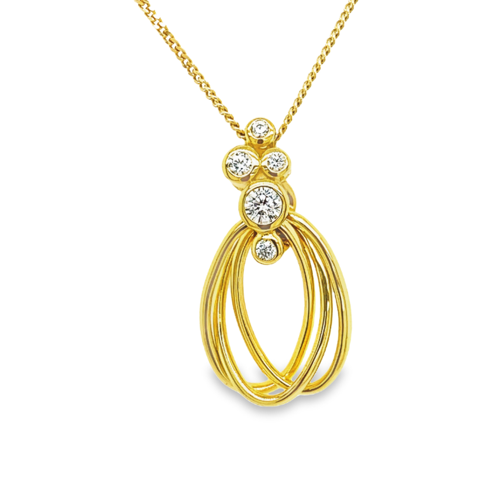 Deze Geelgouden hanger Fantasie met Zirkonia, modelnummer GH0617, is een prachtige sieradencategorie en is een verfijnde hanger. Met schitterende zirkonia's is het een elegante aanvulling op elke outfit. Draag deze hanger aan een fijne ketting voor een subtiele luxe touch, perfect voor zowel dagelijkse als feestelijke gelegenheden. Voeg een vleugje verfijning toe aan uw stijl.