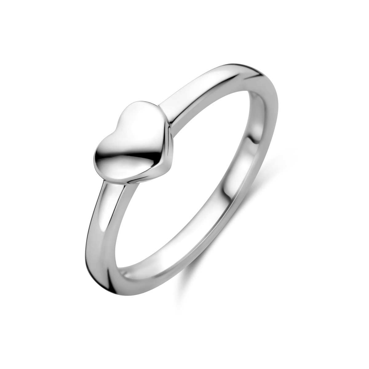 Gerhodineerd 925 zilveren ring uitgevoerd met een hart. De ring heeft een afmeting van 4.5x5.5mm.