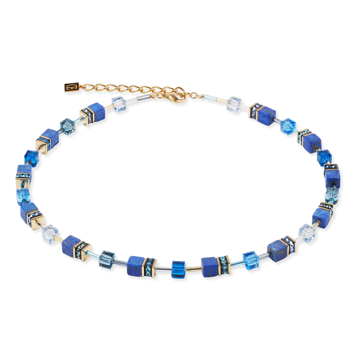 GeoCUBE® Iconic Precious ketting blauw
Diepblauw en krachtig - de GeoCUBE® Iconic Precious blauwe ketting combineert kostbare lapis lazuli met nauwkeurig geslepen Swarovski® kristalblokjes voor een verfijnde schittering. Gouden accenten van hoogwaardig roestvrij staal in goud benadrukken het luxueuze design en geven het sieraad een moderne, elegante touch.