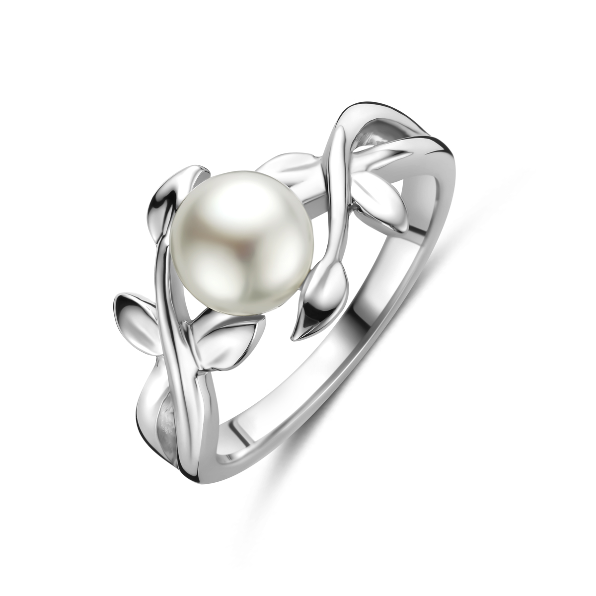 Gerhodineerd 925 zilveren ring uitgevoerd met een parel. De ring heeft een breedte van 11mm.