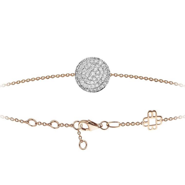 De Bigli Mini Waves armband, modelnummer 23A30RWdia, is een prachtige juweelarmband die elegant om de pols gedragen kan worden. Deze armband, geclassificeerd als een bracelet, voegt met zijn stijlvolle ontwerp een vleugje verfijning toe aan elke outfit. Draag hem solo voor een subtiele look of combineer met andere armbanden voor een gelaagd effect.