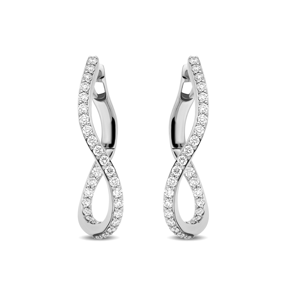 De Bigli Infinity oorringen, modelnummer 23O101WDIA, zijn verfijnde hoepeloorbellen boordevol elegantie. Deze juwelen, onderdeel van de JEWEL categorie, hebben een tijdloos ontwerp dat perfect bij zowel formele als informele gelegenheden past. Draag ze als een opvallend accent bij opgestoken haar of combineer met andere delicate sieraden voor een moderne, gelaagde look.