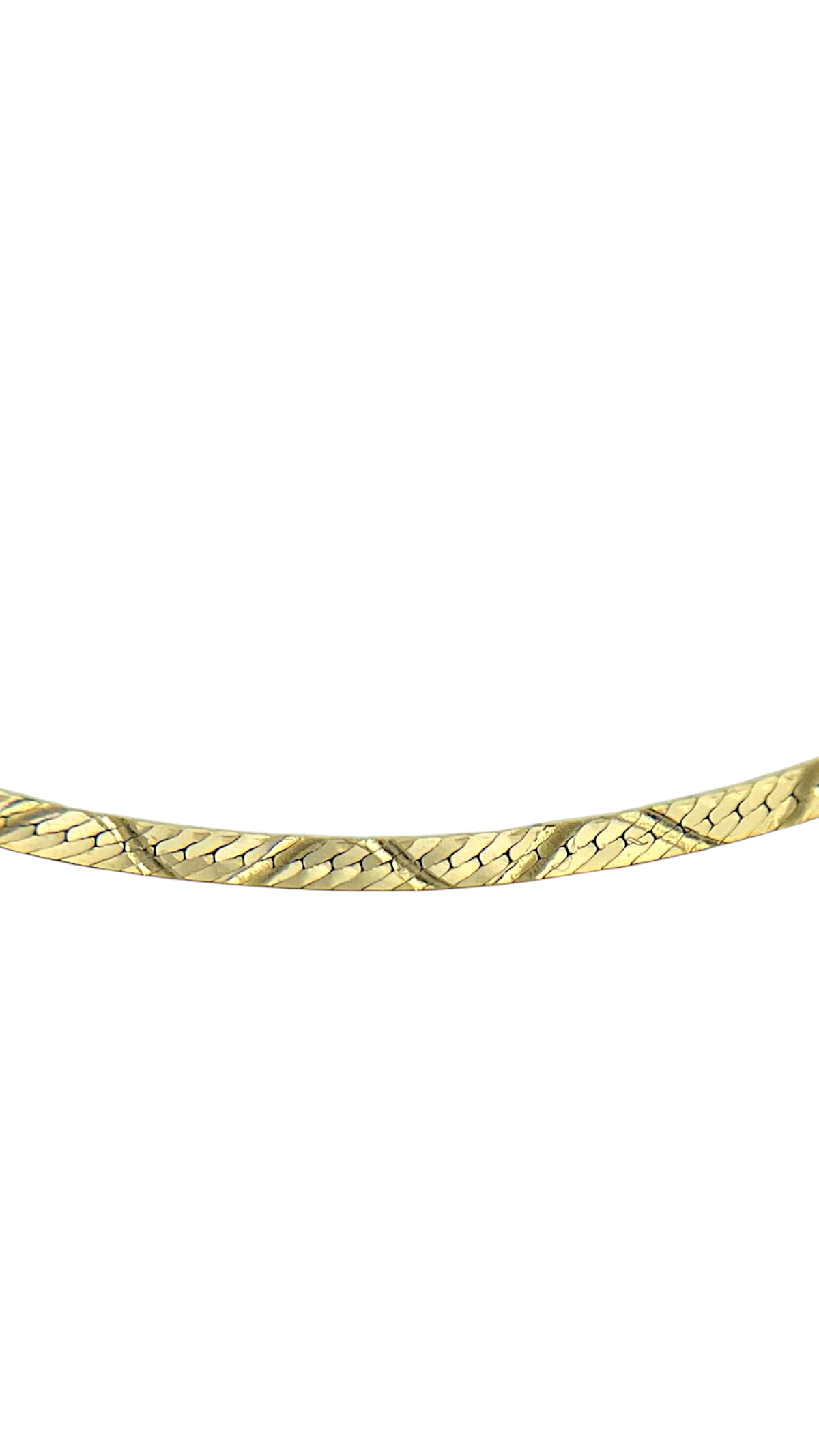 Het gouden collier met zigzagmotief, Dit verfijnde ontwerp met unieke vormen voegt een vleugje elegantie toe aan elke outfit. Draag het op een eenvoudige, effen top of jurk voor een stijlvolle uitstraling. Perfect voor zowel dagelijkse als speciale gelegenheden.