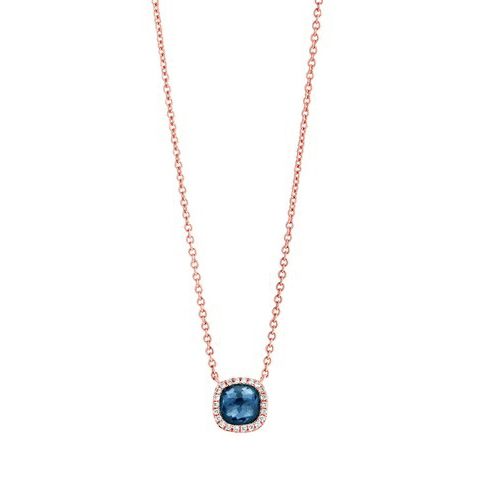 De Tirisi Jewelry Milano Sweeties collier met hanger, modelnummer TP9152LBTP, is een verfijnde roségouden ketting met een diamant entourage. Dit sieraad straalt elegantie uit en is perfect voor elke gelegenheid. Draag het solo voor een subtiele look of combineer met andere sieraden voor een gelaagde stijl. Perfect voor dagelijks gebruik of speciale gelegenheden.