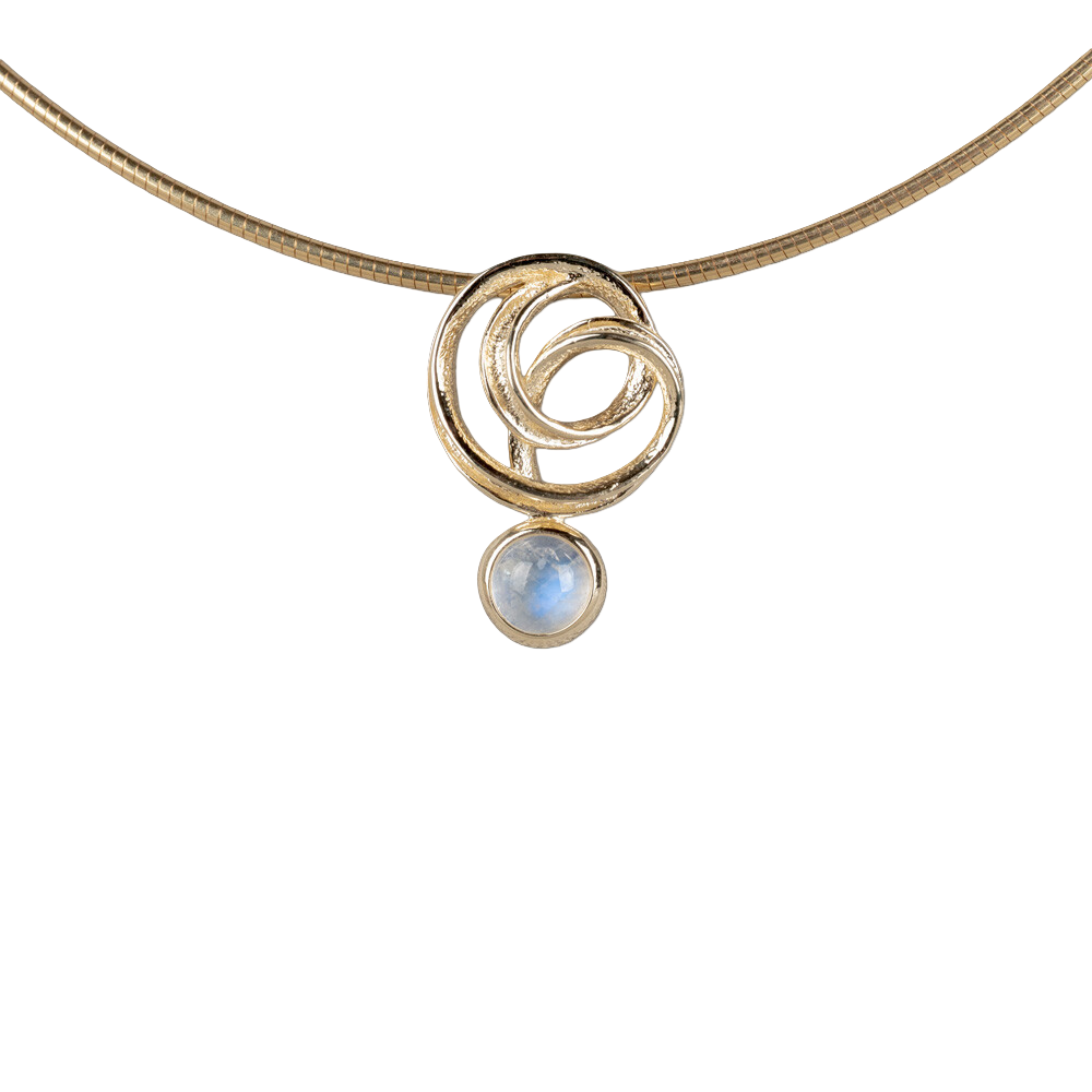 Hanger gemaakt van 14 karaat goud in combinatie met een regenboog maansteen. 
Exclusief collier.