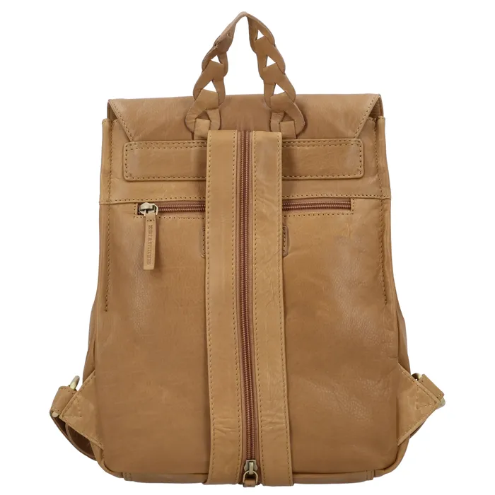 Oelala, hoe tof is deze rugzak uit de Daydreamer collectie van het merk Hide & Stitches! Met deze rugzak kun jij elk avontuur aan! Het hoofdvak van de tas sluit door middel van een ritssluiting, zo kun je jouw spullen op een geordende manier kwijt! Naast het hoofdvak heeft de tas ook nog een voorvak dat ook sluit door middel van een ritssluiting. De tas is verkrijgbaar in verschillende toffe kleuren. Welke kleur is jouw favoriet? 

De tassen van Hide & Stitches worden geproduceerd in India en zijn gemaakt van stevig koeien leer. Dit zorgt ervoor dat jij lang plezier kunt hebben van je tas. De tassen uit de Daydream collectie hebben mooie, dromerige kleuren. Dagdroom jij al over deze toffe, pastelkleurige tassen?  

De eigenschappen van deze rugzak zijn: 

Hoofdvak met ritssluiting
Voorvak met ritssluiting
Enkel handvat
Verstelbare schouderbanden 