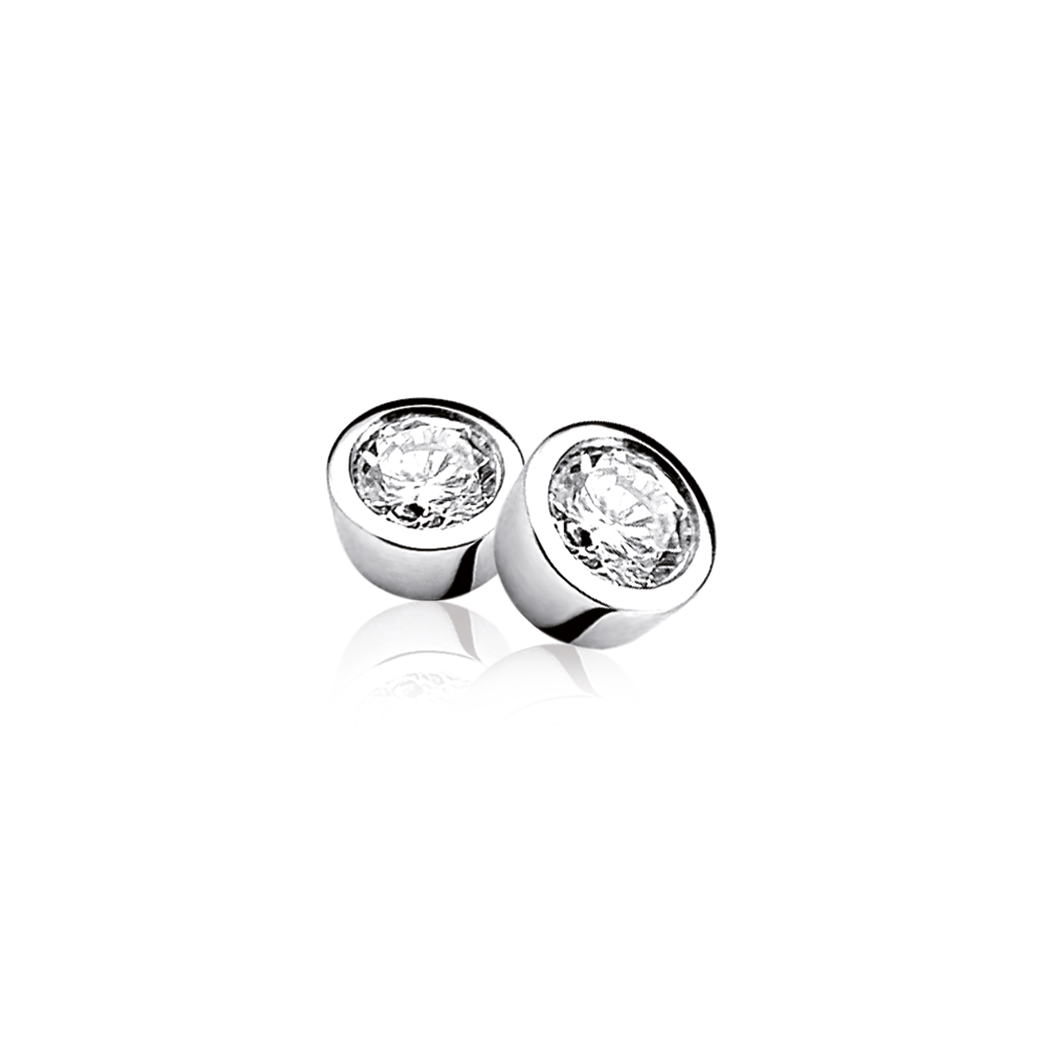 ZINZI zilveren ronde oorknopjes met wit zirconia. De knopjes zijn 6,5 mm groot. De oorsieraden zijn vervaardigd van eerste gehalte zilver (925) en voorzien van een extra rodiumlaag voor een langdurige glans.