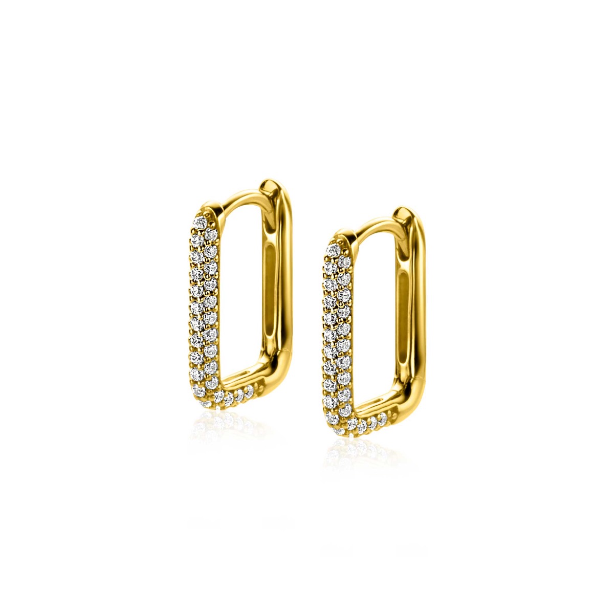 ZINZI gold plated zilveren luxe oorringen in rechthoekige vorm, bezet met witte zirconia's. De doorsnede van deze oorringen is 15mm en de buisdikte is 2mm. Met luxe scharniersluiting. Deze oorringen zijn te combineren met al onze oorbedels. Deze elegante oorringen blinken uit in hun eenvoud. Vervaardigd van eerste gehalte zilver (925) en voorzien van een extra 14K geel vergulding.