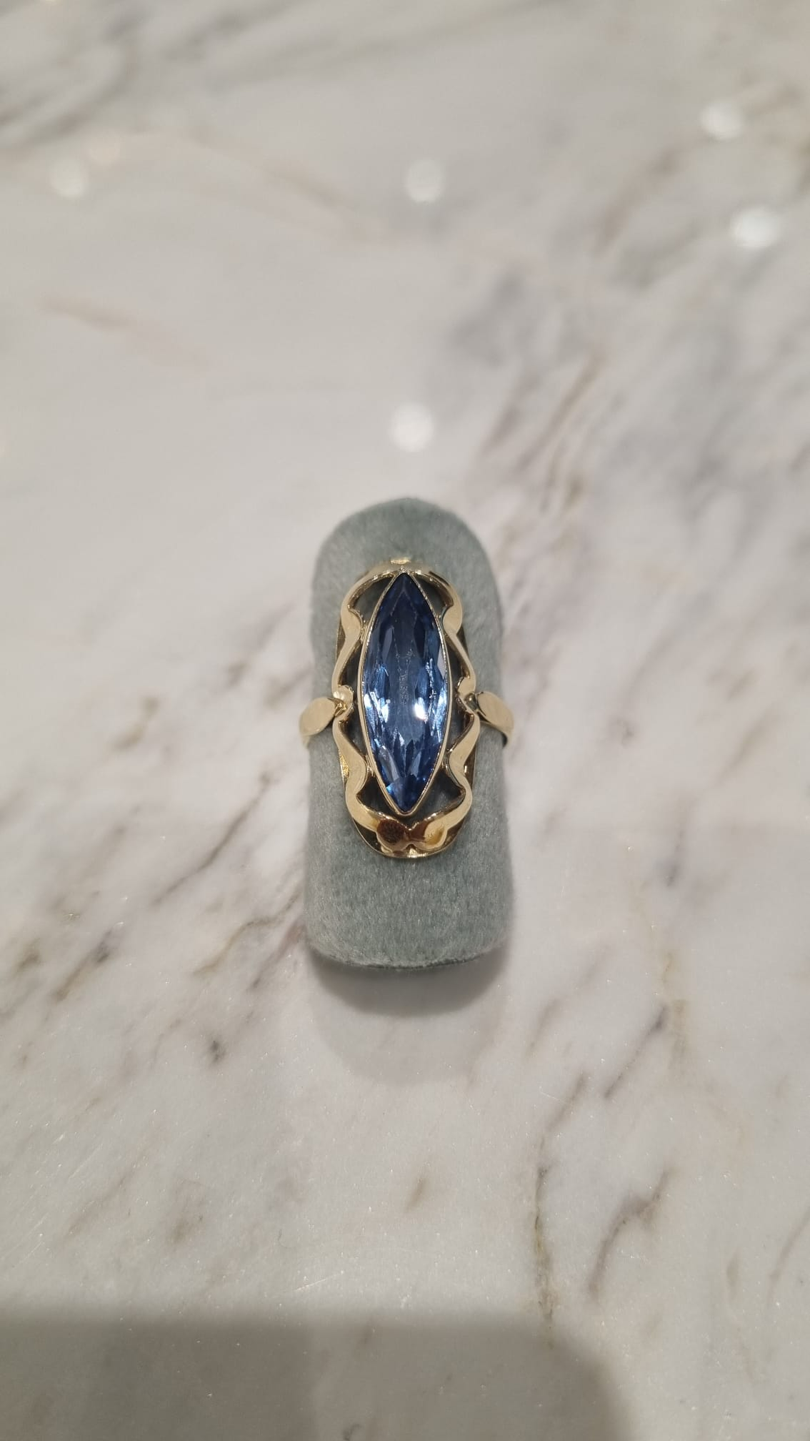 OCC-RINGAQUA. Geelgouden occasion ring met aquamarijn. Maat 17.25