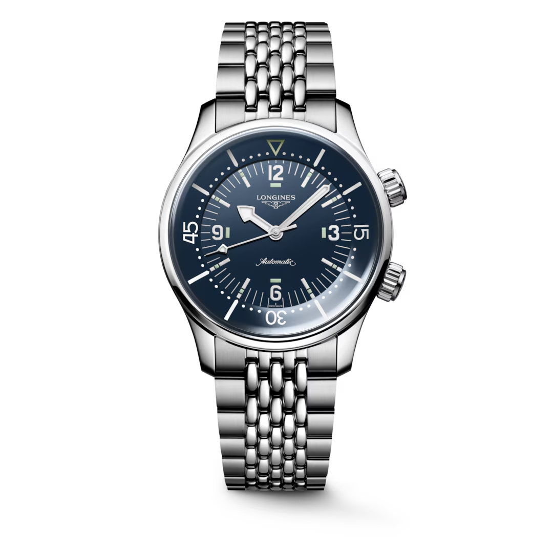 polshorloge Longines model Legend Diver met blauwe wijzerplaat en stalen band.
