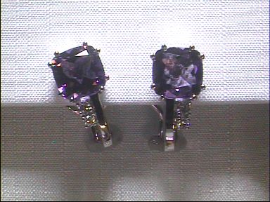 Kopf.-und Ohrschmuck Ref.-Nr.: 01-05147-0 585/- Gold, wei&szlig; 4 Diamant Wesselton kleine Einschl&uuml;sse Brillantschliff 0.13ct. 2 Amethyst 
