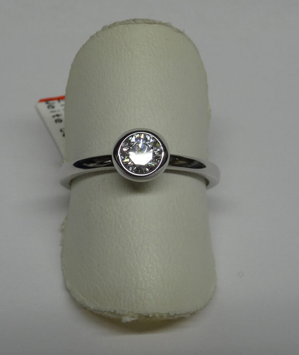 Max Fr&ouml;hlich Handschmuck Ref.-Nr.: ZRI12/56 333/- Gold, wei&szlig; Ringgr&ouml;&szlig;e 57