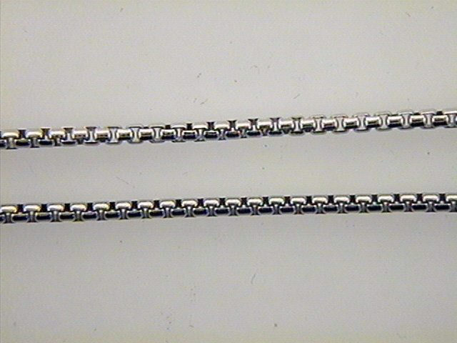 Der Venezia rund Collier aus Silber (Modellnummer F133229/60) ist ein elegantes Schmuckst&uuml;ck aus rhodiniertem Silber. Mit einem Gewicht von 10,8 g und einer L&auml;nge von 60 cm ist es perfekt f&uuml;r den Alltag oder festliche Anl&auml;sse. Tragen Sie es alleine oder mit einem Anh&auml;nger f&uuml;r einen stilvollen Look. Ideal als Geschenkidee!