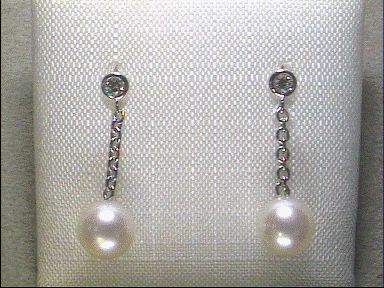 Kopf.-und Ohrschmuck Ref.-Nr.: 11-87523-0 585/- Gold 2 Diamant Top Cape deutliche Einschl&uuml;sse Brillantschliff 0.06ct. 2 China Zuchtperlen 6,0-6,5 mm Rosa 