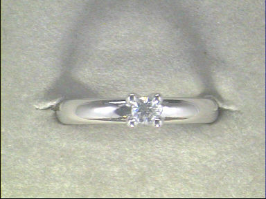 Ring Ref.-Nr.: 1003 750/- Gold, wei&szlig; 1 Diamant Wesselton kleine Einschl&uuml;sse Brillantschliff 0,12ct.  Ringgr&ouml;&szlig;e 55