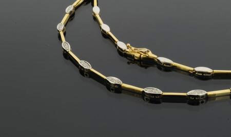 Wilhelm M&uuml;ller Halsschmuck Ref.-Nr.: 2417200-19 585/- Gold, Gelbgold/Weissgold 33 Diamant Wesselton kleine Einschl&uuml;sse Brillantschliff 0,33ct.  L&auml;nge 44cm