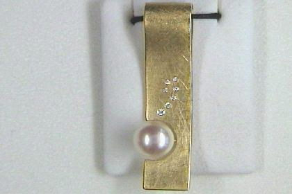 Halsschmuck Ref.-Nr.: 2484100 585/- Gold 7 Diamant Wesselton kleine Einschl&uuml;sse Brillantschliff 0.08ct. 1 China Zuchtperlen 9,0 bis 9,5 