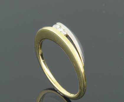 Wilhelm M&uuml;ller Handschmuck Ref.-Nr.: 1449770 585/- Gold, Bi~Col 3 Diamant Wesselton kleine Einschl&uuml;sse Brillantschliff 0,10ct.  Ringgr&ouml;&szlig;e 59