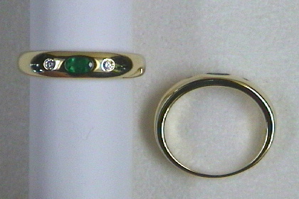 Ringe Ref.-Nr.: 1603770 585/- Gold, gelb 1 Smaragd 0,25ct.  2 Diamant Wesselton kleine Einschl&uuml;sse Brillantschliff 0,08ct.  Ringgr&ouml;&szlig;e 54