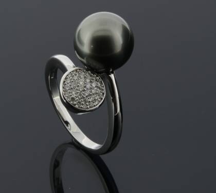 Wilhelm M&uuml;ller Handschmuck Ref.-Nr.: 1913370 585/- Gold 30 Diamant Wesselton kleine Einschl&uuml;sse Brillantschliff 0,25ct.  1 Tahitiperle 10,5 bis 11 mm Grau Rund Ringgr&ouml;&szlig;e 56