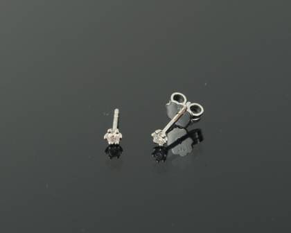 Kopf.-und Ohrschmuck Ref.-Nr.: 2973170 750/- Gold 2 Diamant Top Wesselton kleine Einschl&uuml;sse Brillantschliff 0.10ct. 