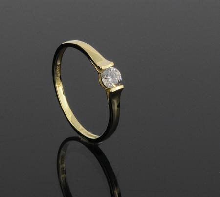 Wilhelm M&uuml;ller Handschmuck Ref.-Nr.: 6751740 333/- Gold, gelb 1 Zirkonia  Wei&szlig; Brillantschliff  Ringgr&ouml;&szlig;e 56