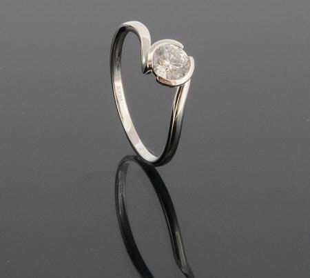 Wilhelm M&uuml;ller Handschmuck Ref.-Nr.: 6752130 333/- Gold, wei&szlig; 1 Zirkonia  Wei&szlig; Brillantschliff  Ringgr&ouml;&szlig;e 53