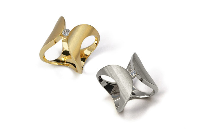 Handschmuck Ref.-Nr.: AA03DU 750/- Gold 1 Brillant Top Wesselton sehr kleine Einschl&uuml;sse Brillantschliff 0.25ct. 