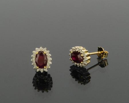 Kopf.-und Ohrschmuck Ref.-Nr.: 289669019 585/- Gold 2 Rubin Rot 1.10ct. 32 Brillant Wesselton kleine Einschl&uuml;sse Brillantschliff 0.20ct. 