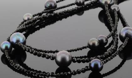 Halsschmuck Ref.-Nr.: 480137140 925/rh/- Silber, Rhodiniert Spinell schwarz  7 S&uuml;&szlig;wasser Zuchtperle 8,0 bis 8,5 mm Schwarz Oval 3 S&uuml;&szlig;wasser Zuchtperle 10,0 bis10,5 mm Schwarz Oval 2 Zuchtperle 11-13 mm Schwarz Oval L&auml;nge 46+3cm