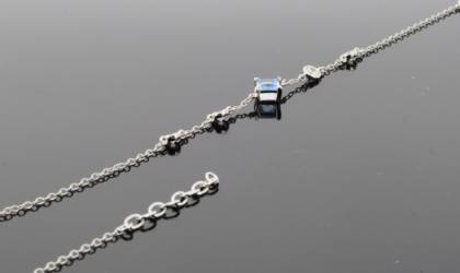 Wilhelm M&uuml;ller Armschmuck Ref.-Nr.: 752886019 925/rh/- Silber, Rhodiniert 1 Zirkonia  blau  4 Zirkonia  Wei&szlig;  L&auml;nge 17+3cm Individual-Nr. Z721
