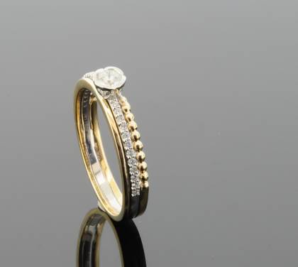 Ringe Ref.-Nr.: 145353056 585/- Gold, gelb 1 Diamant Wesselton kleine Einschl&uuml;sse Brillantschliff 0,15ct.  24 Diamant Wesselton kleine Einschl&uuml;sse Brillantschliff 0,12ct.  Ringgr&ouml;&szlig;e 56