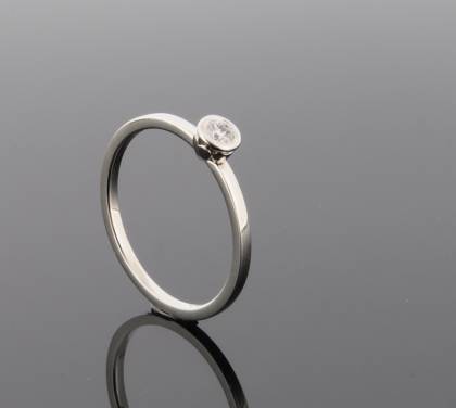 Wilhelm M&uuml;ller Ringe Ref.-Nr.: 122014052 950/- Platin 1 Diamant Top Wesselton kleine Einschl&uuml;sse Brillantschliff 0,10ct.  Ringgr&ouml;&szlig;e 52